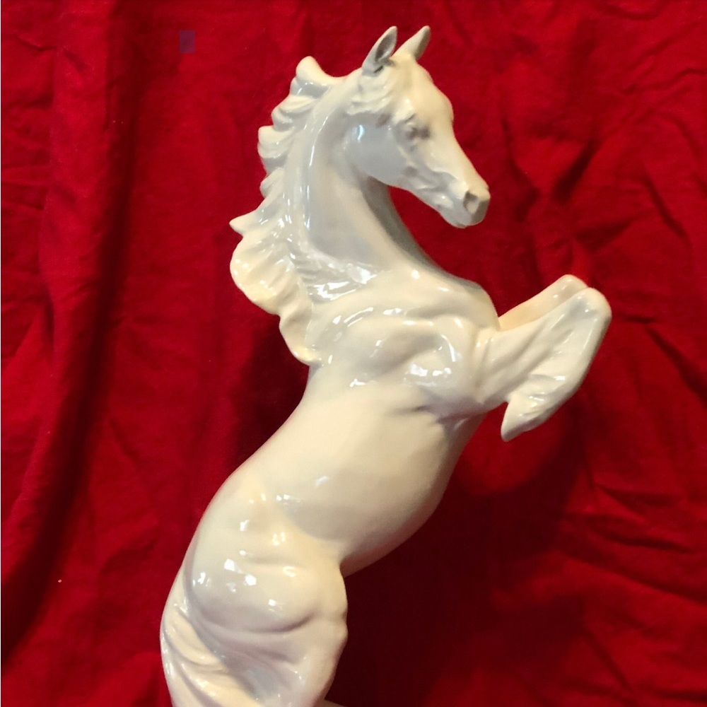 Milk White Glazed Rearing Stallion